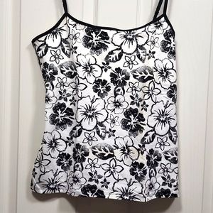 Black and white tank top NWT